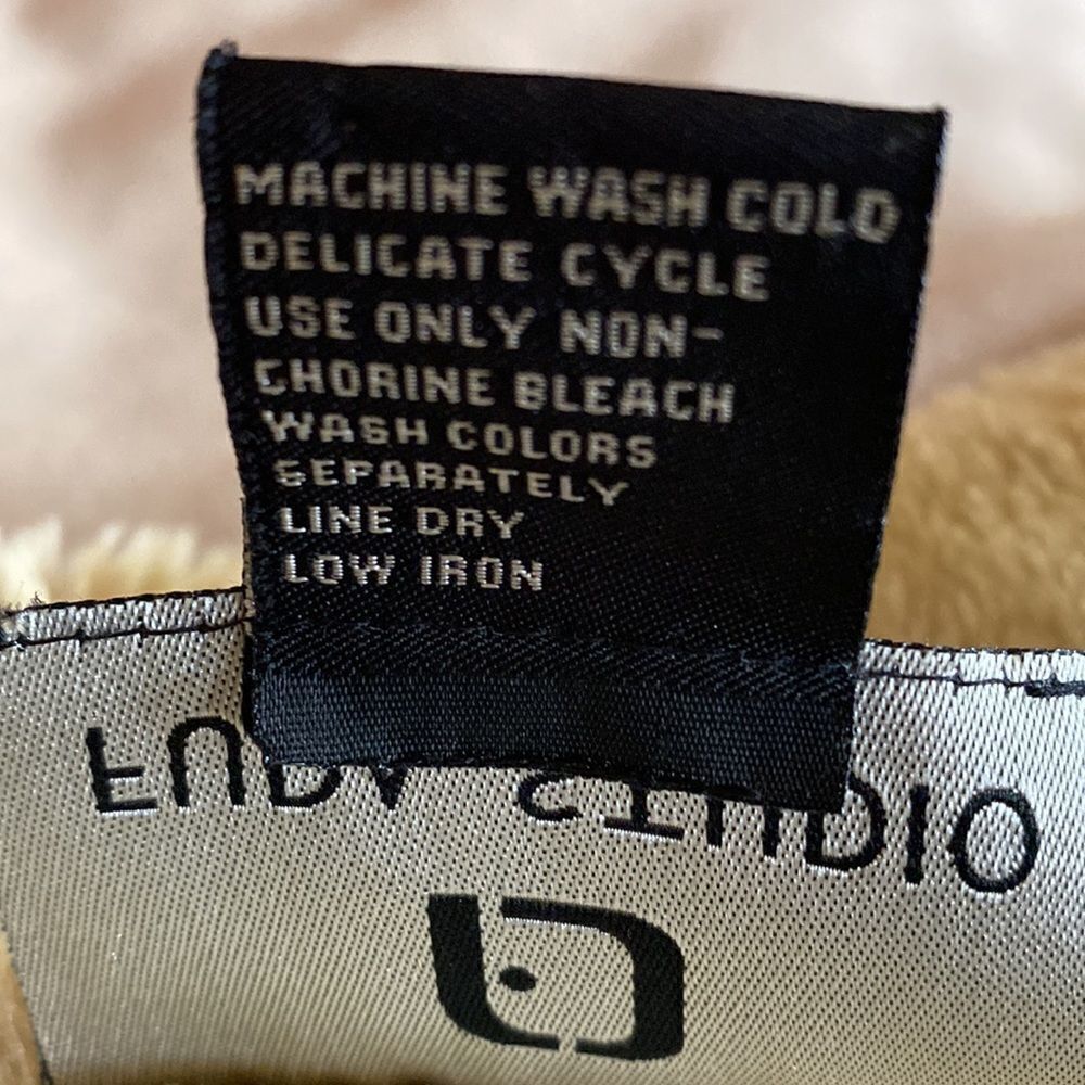 FUDA STUDIO Winter Jacket  - Picture 6 of 7